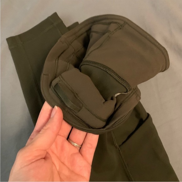 EUC Lululemon Speed Up 28” tight, size 6 - Picture 4 of 5